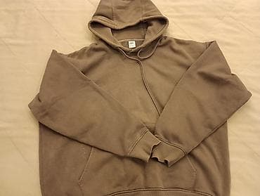 Qadın ayaqqabıları: 1 ədəd Sviter- S 2 ədəd Kopùşonlu qalın jaket(tolstovka)- XL 1 — 3