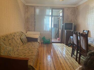 məhlə evi: Bakı, 2 otaqlı, Köhnə tikili, m. Qara Qarayev, 40 kv. m — 6