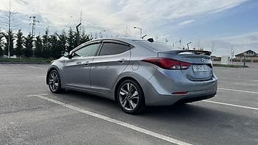 hyundai accent 1995 запчасти: Hyundai Elantra sedan – gümüşü rəng, xarici görünüşü dinamik xətlər və — 6