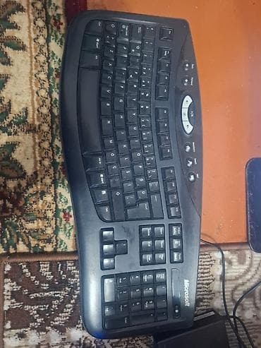 orjinal iphone qulaqciqlari: Masaüstü kompüter seti Tərkib: - Sistem bloku: Beko korpus, Intel — 3