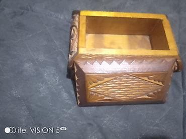Əl oyma naxışlı taxta qutu - Material: tam taxta (təbii ağac), laklı