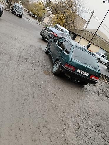 Vaz 2109 hatchback Xüsusiyyətlər: - Kuzov: 5 qapılı hatchback, tünd