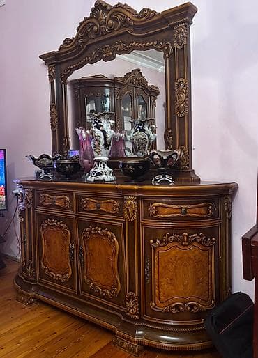 Klassik üslubda qonaq otağı vitrin dəsti her 3 mebel 110 azn - — 3
