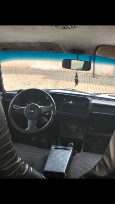 xəzər lada kredit: VAZ 2107 – klassik sedan - Kuzov: ağ rəng, 4 qapı, sedan - Nömrə — 6