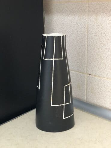 Güzgülər: Vaza dəsti, Keramika — 6