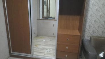 paltar dolab: Güzgülü sürgülü qapılı şkaf-gardırob - Material: ağac teksturalı — 2