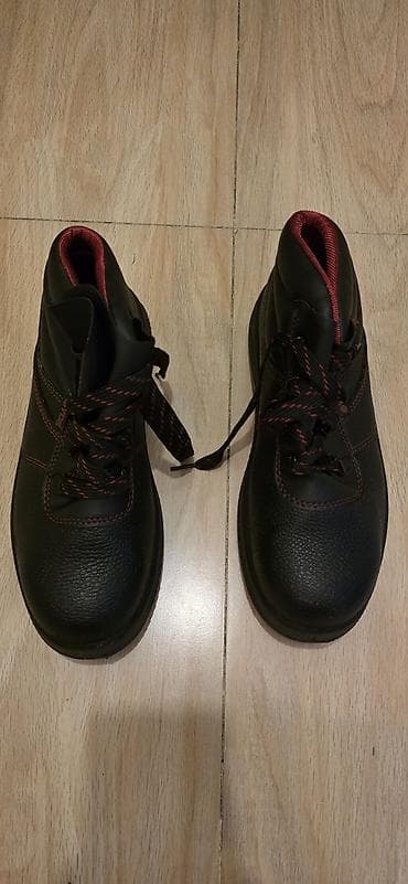 42 ölçü işçi çəkmələri - Material: qara sintetik dəri üst hissə