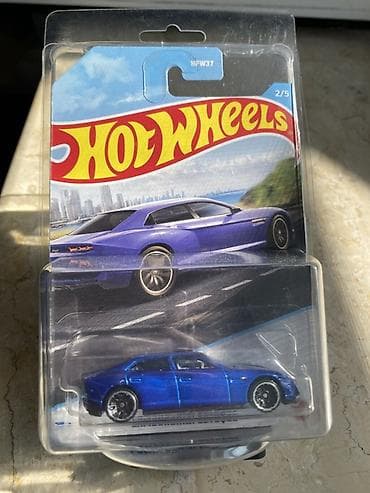 Hot Wheels – Lamborghini Estoque (2/5) - Model: Lamborghini Estoque -