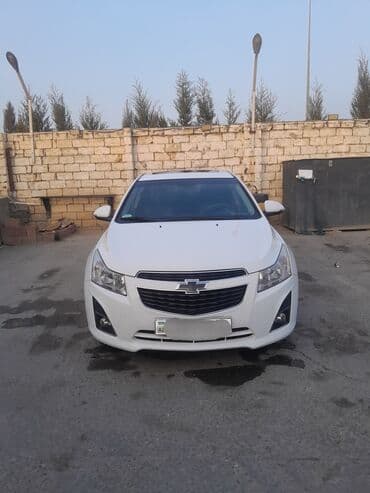 sade guzgu: Chevrolet Cruze sedan - Kuzov: ağ rəng, 4 qapı - Ban növü: sedan - — 1