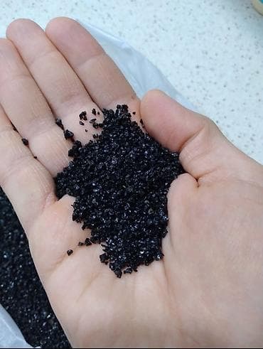 Qara akvarium qruntu. 2 kq dır. Hamısı 5 azn