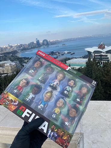 balaca top: Məhsul: FIFA temalı futbolçu fiqurları dəsti - Paket: 12 ədəd — 2