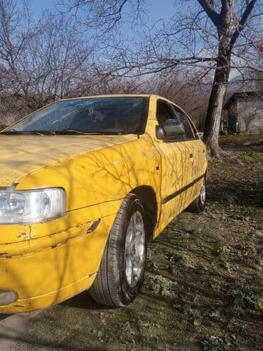 xacmazda ucuz avtomabiller: Avtomobil: Sarı rəngli sedan, Azərbaycan qeydiyyat nişanı 15-BV-659 — 4