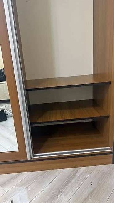 Güzgülü sürgülü dəhliz dolabı - Material: ağac dekorlu laminat — 5