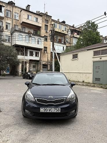 Kia Rio: 1.6 l | 2013 il Sedan