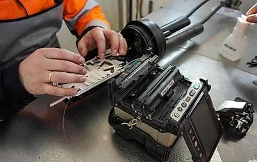 evlere paketleme işi: Xidmət: Fiber-optik kabel çəkilişi, birləşdirmə (fusion splice) və — 1