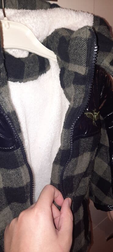 Uşaq geyimi və ayaqqabıları: Türkiyədən baha alınıb kurtka. içi yumşaq tüklüdü isti saxlayır — 3