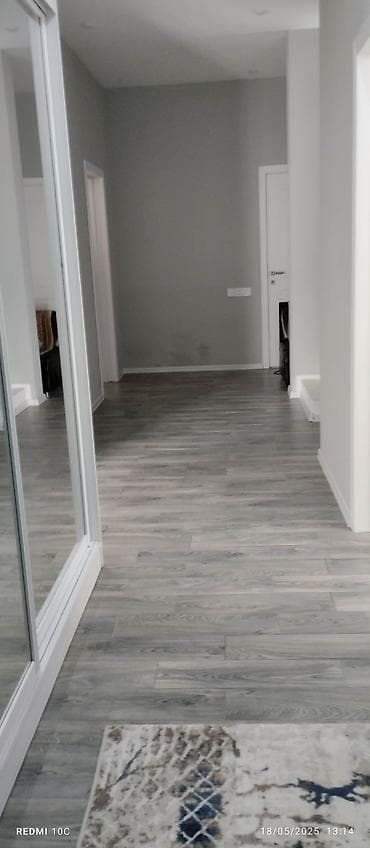 binede ev: - İki mərtəbəli daş tikili ev - Fasadda kəsme daş (kubik) ilə hörgü — 6
