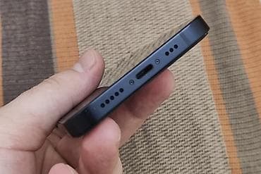 ayfon 4es: IPhone 13, Midnight — 6