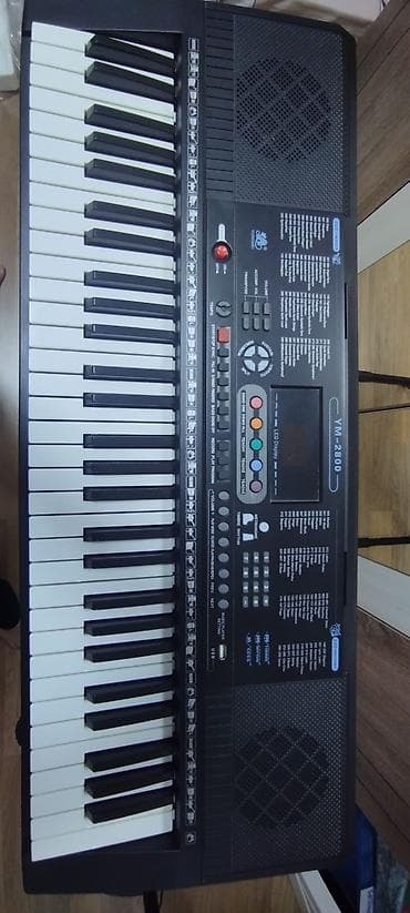 gitara sim: Elektron sintezator – YM-2800 Stendi ilə birlikdə verilir. Az istifade — 2