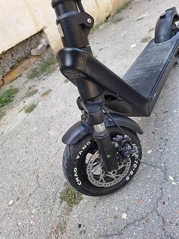 skuturlar: İşlənmiş Elektrik samokat 10", > 1000 Vt, 36 - 45 km/s, Ünvandan götürmə — 3