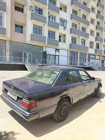 ravon 2: Mercedes-Benz W124: 2.3 l | 1990 il Sedan — 5