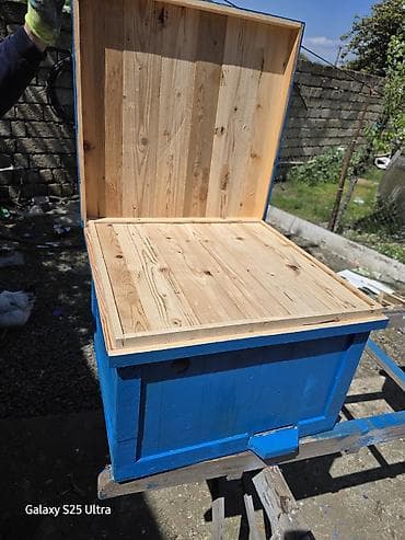 cuce yem qabi: Məhsul: Taxta arı yeşiyi (boyanmış korpuslu) Təsvir: - Tam taxtadan — 2