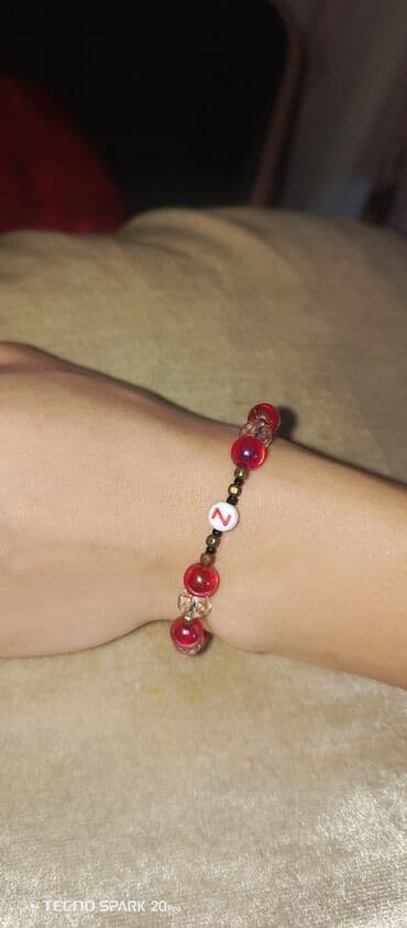 qizil bilerzik qiymeti: Uşaq üçün boncuk bilərziklər - Material: akril boncuklar, şəffaf — 2