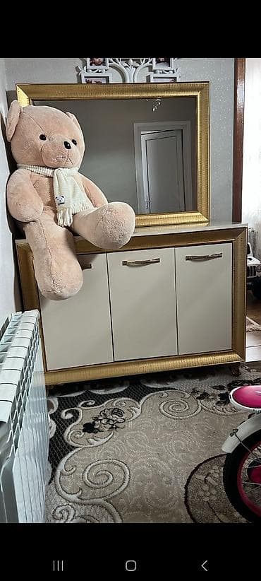 haçar naboru: Klassik üslubda vitrin və komod dəsti - Üslub: klassik-lüks, qızılı — 3