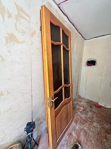 seyif qapi: Taxta otaq qapısı – şüşəli modellə - Material: təbii ağac (iynəyarpaq — 2