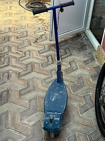 elektirkli scooter: Razor E90 elektrikli skuter - Brend/model: Razor E90 - Rəng: tünd — 1