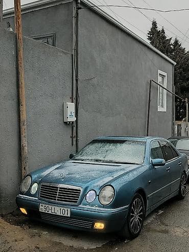 Mercedes-Benz E-Class: 2 l | 1997 il Sedan