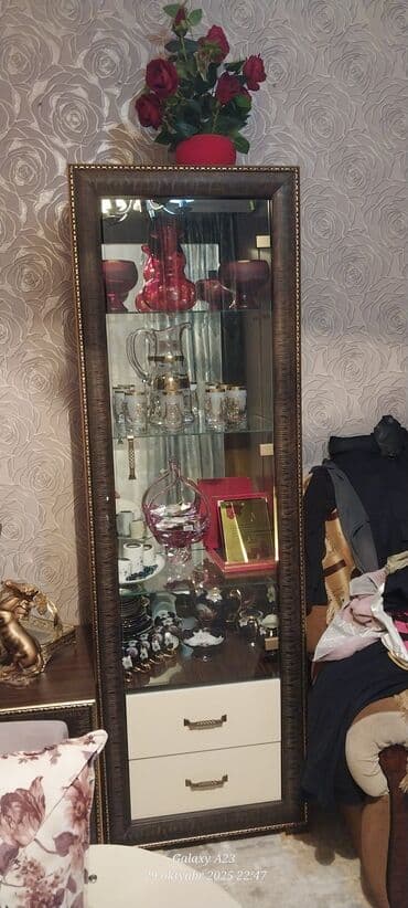 qapi dekoru: Açılan, 1 qapı Düz dolab, Qorka — 1