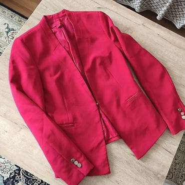 Sviterlər: Стильные вещички для стройной молодой девушки есть новые с биркой и — 1