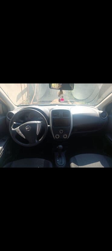 авто шторки выдвижные: Nissan Sunny sedan - Kuzov: gümüşü rəng, 4 qapı, arxa hissədə “Sunny” — 3