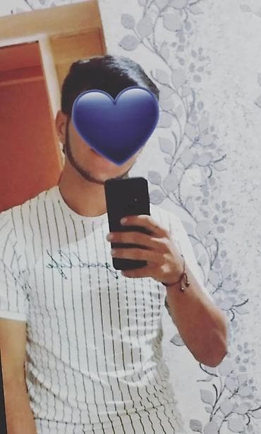 geyim kisi: Ağ rəngli, nazik şaquli cizgili kişi t‑şörtü - Rəng: ağ, qara şaquli — 1