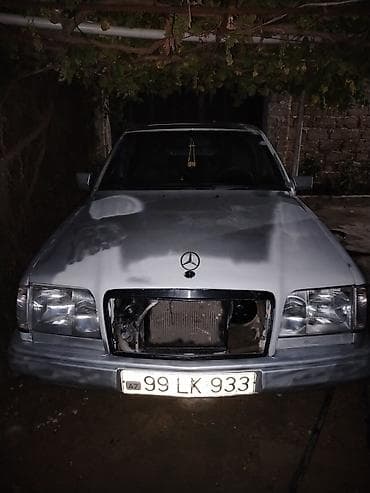 07 stoplari: Mercedes-Benz 350: 2 l | 1992 il Sedan — 5