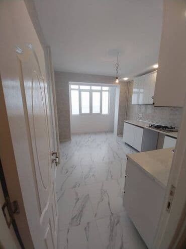 əmlak satışı: Bakı, Yeni Günəşli Massiv D, 2 otaqlı, Köhnə tikili, m. Xalqlar Dostluğu, 62 kv. m — 2