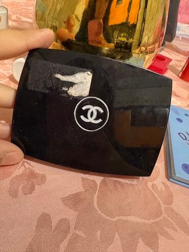 Original chanel pudra. Çox az istifadə edilmişdir. Sadəcə rəngi tünd