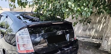 prius yan guzgu: Toyota Prius hibrid hatchbek - Korpus: qara rəng, arxa spoyler və — 7