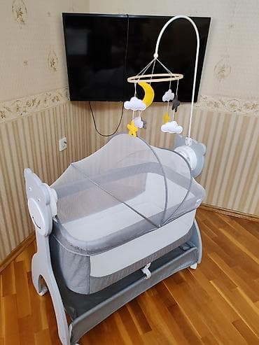 intex matras: Oğlan və qız üçün, İşlənmiş, Dördbucaq, Beşik, Matras ilə, Yellənmə mexanizm ilə — 1