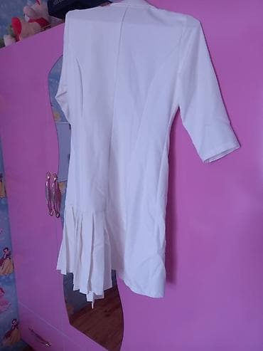 ag don: Ağ rəngli qadın geyimi – blazerdən ilhamlanan asimmetrik don. - Rəng — 2