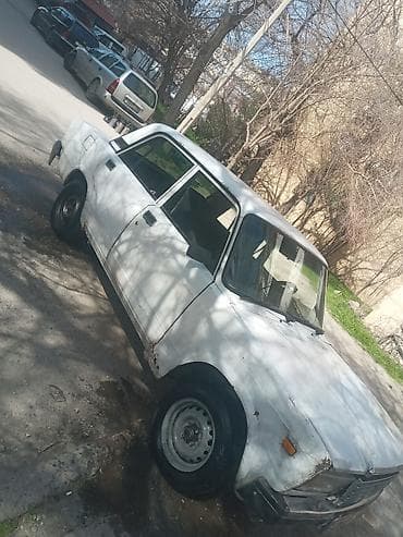 vaz 07 şiti: VAZ 2107 sedan - Kuzov: ağ rəng, 4 qapı, klassik “yeddi” gövdə — 5