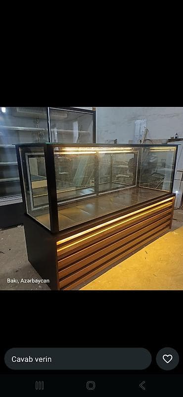 Məhsul: Şüşə vitrinli soyuducu stendlər (market, kafe, şirniyyat və