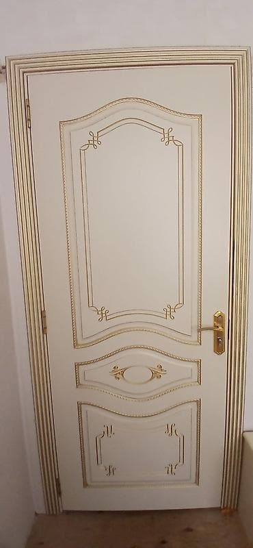 maqnit qapi toru: Klassik üslubda otaq qapısı - Rəng: südlü-ağ (ivory) ton, qızılı — 1