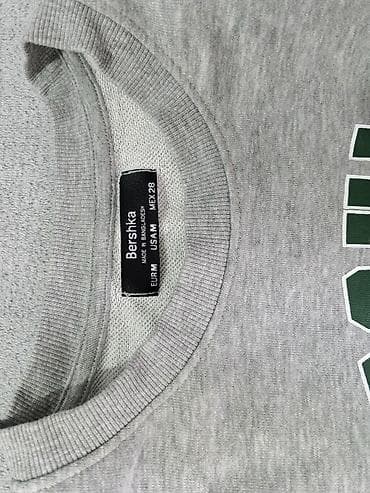 kargo şalvar: Bershka qadın köynəyi və svitşörtü. Hərəsi beş manatdır. 1) Köynək — 6