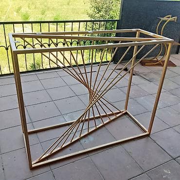 Metaldan hazırlanmış interyer-bahçe aksesuarları və mebel karkasları