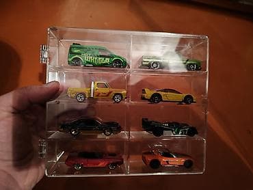boks torba: 8 ed hot wheels ve 8 li akrilik stent — 2