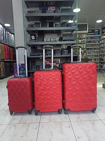 Qırmızı səyahət çamadanları dəsti - 3 ölçü: kiçik, orta və böyük –