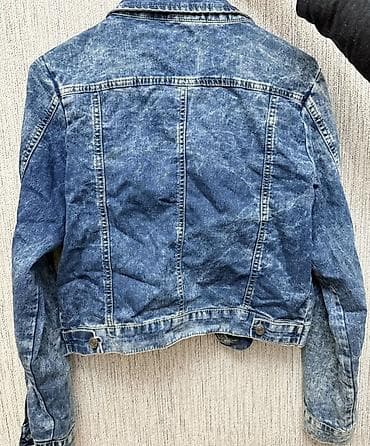 kolej jaket: Mavi cins gödəkcə - Klassik denim dizaynı, turşu yuyulma (acid-wash) — 2