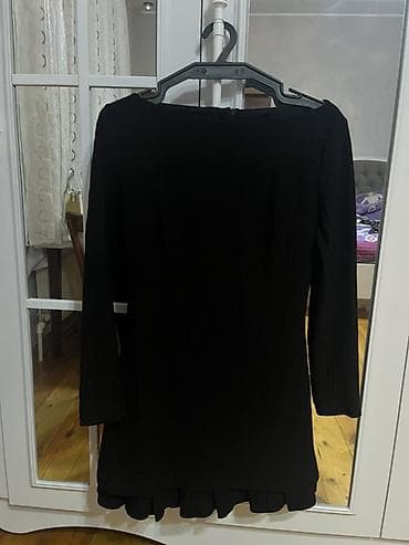 pul qabı: Qadın paltarları dəsti 1) Qara mini don - Uzunqol, düz kəsim - — 1